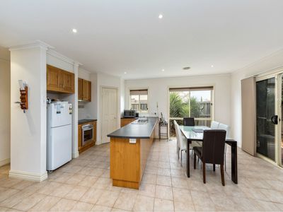 4 / 24 Riverside Avenue, Werribee