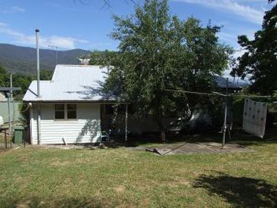 16 Tawonga Crescent, Mount Beauty