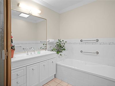 7 / 5-9 Keira Street, Tarrawanna