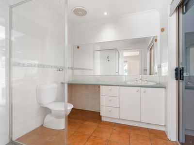 2 PARK LANE, Wodonga