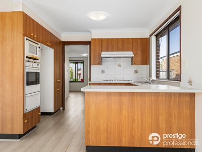 8 Cressbrook Drive, Wattle Grove