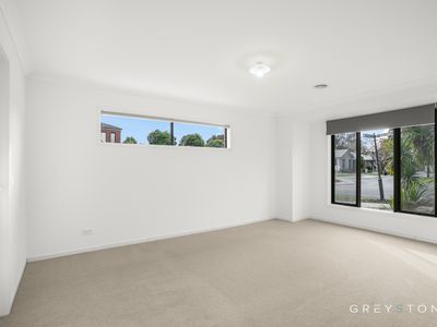 35 Streeton Avenue, Caroline Springs