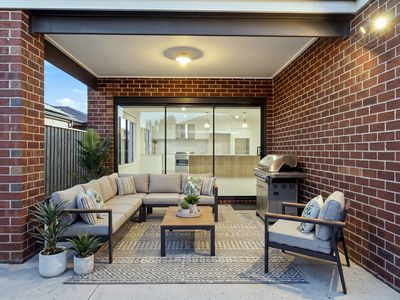 11 Rhubarb Road, Manor Lakes