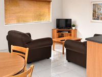 280 Olsen Avenue, Parkwood