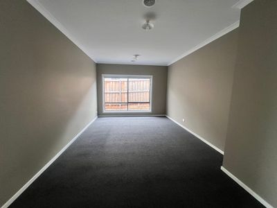 47 Bonhams Circuit, Manor Lakes