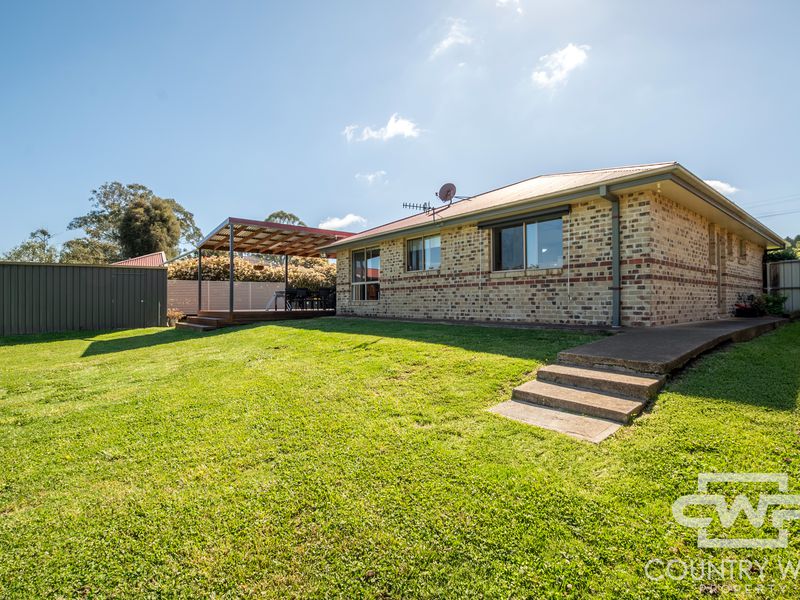 14 Cramsie Crescent, Glen Innes