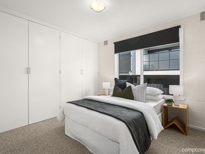 2 / 7 Flower Street, Essendon