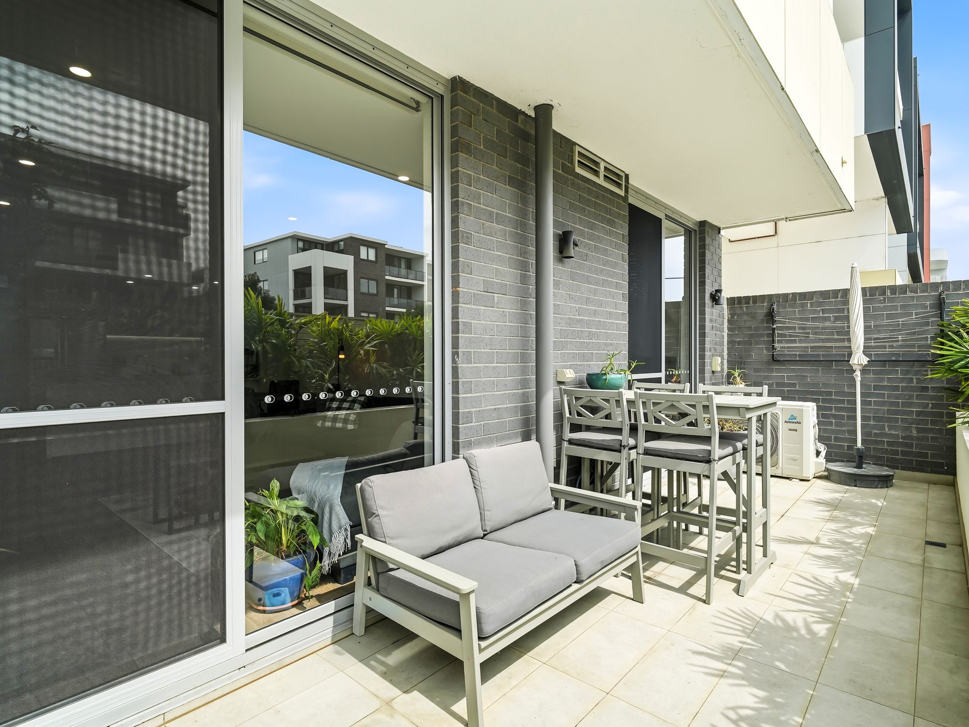 8 / 5 Manchester Drive, Schofields