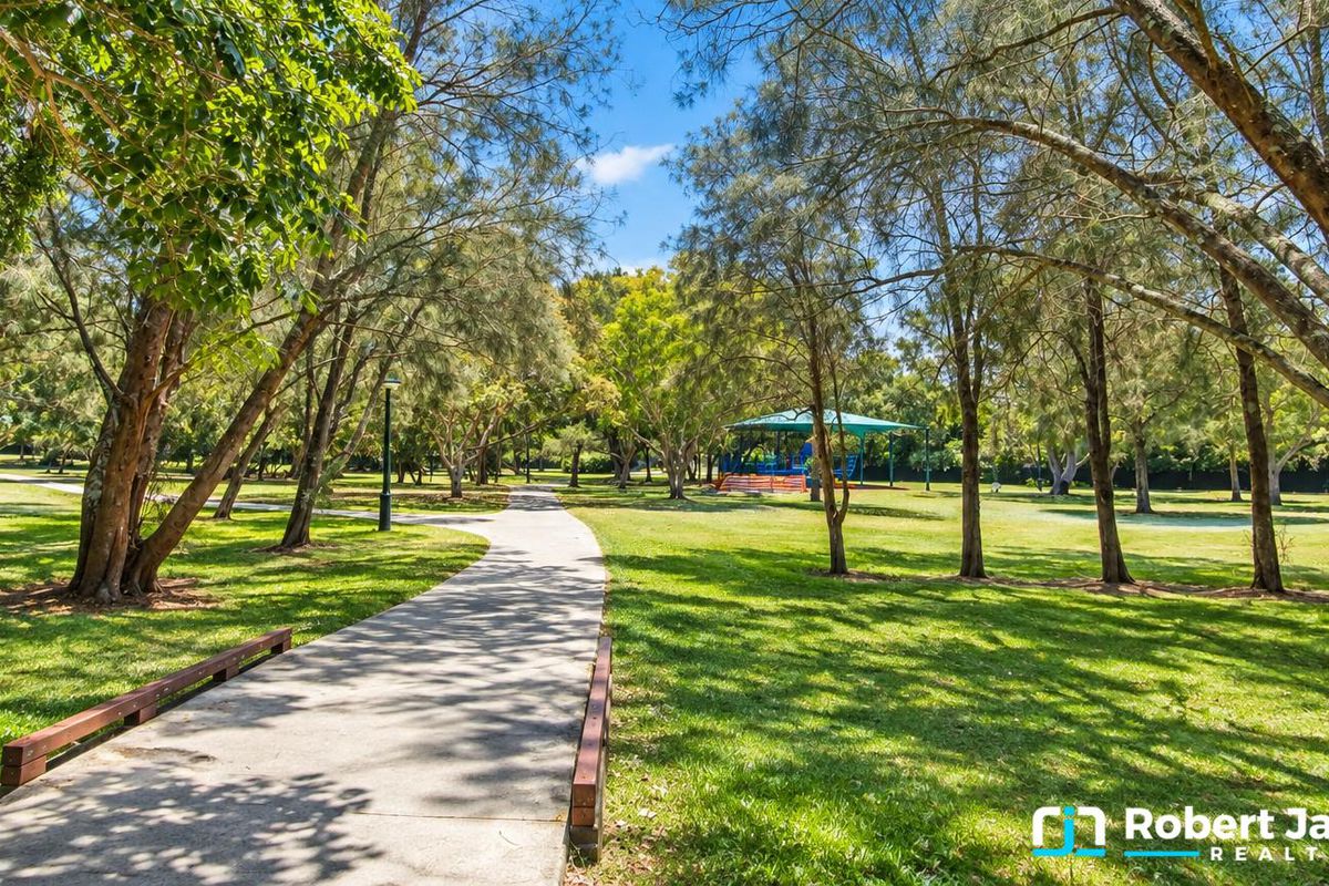 80-82 Poinciana Avenue, Tewantin
