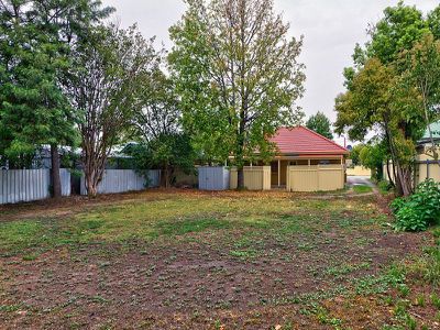 330 North Street, Albury