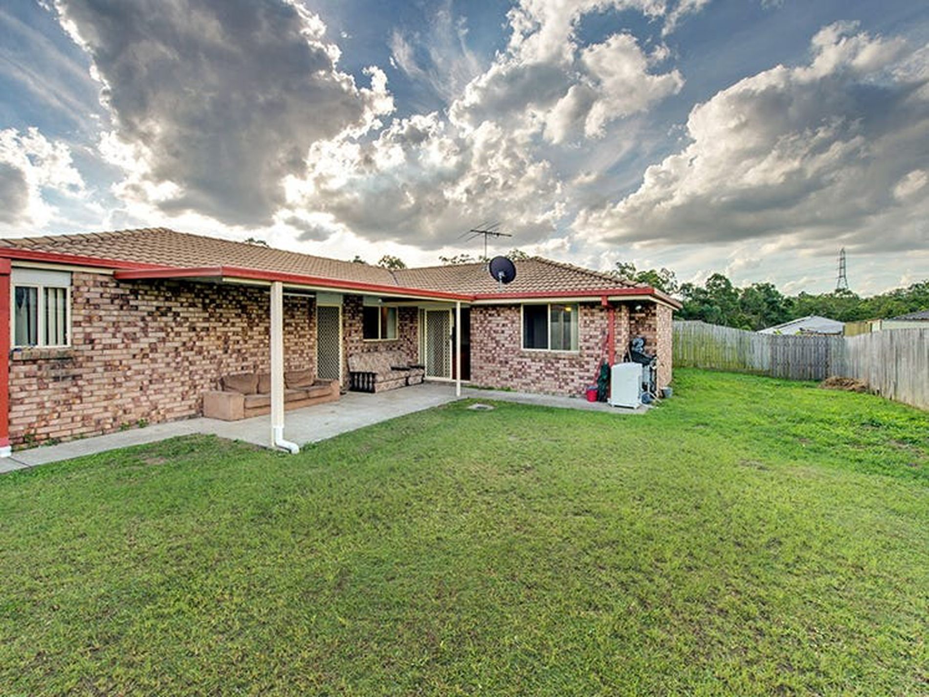 11 Locke Place, Goodna