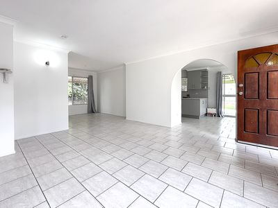 11 Warwick Court, Kirwan