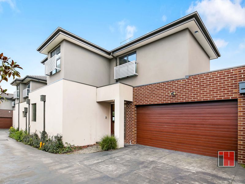 2 / 4 Fortune Street, Box Hill North