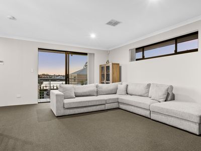 11A Riverton Drive West, Rossmoyne