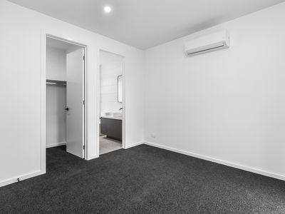4 / 252 Queen Street, Altona