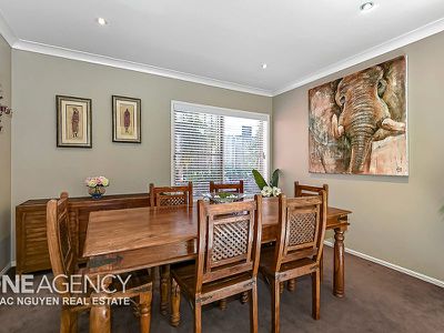 12 Vantage Close, Belmont