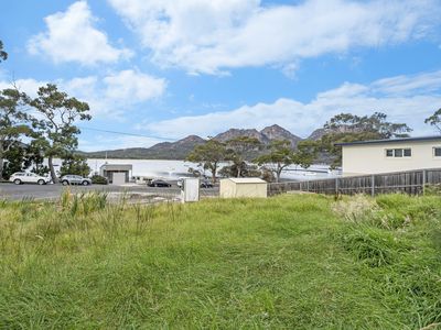 1 Garnet Avenue, Coles Bay