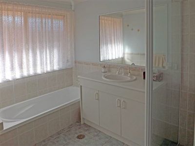 111 Leo Drive, Narrawallee