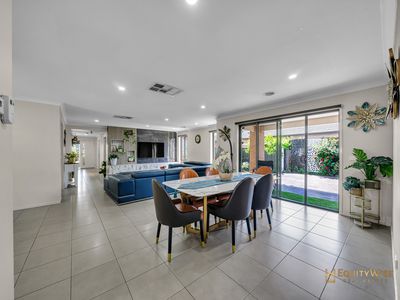 7 Bush Street, Manor Lakes