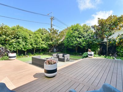 102 Hills Road, Edgeware