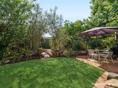 37 Myrtle Grove, Altona