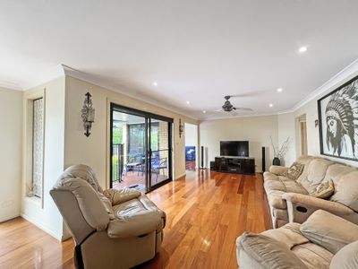 12 Ellenora Circuit, Wingham