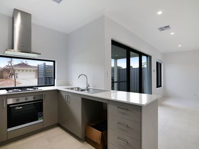 91 Twickenham Drive, Kingsley