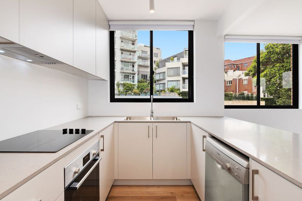 10 / 18 Francis Street, Bondi Beach