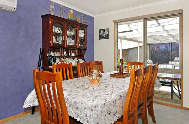 13 Yarcombe Crescent, Craigieburn