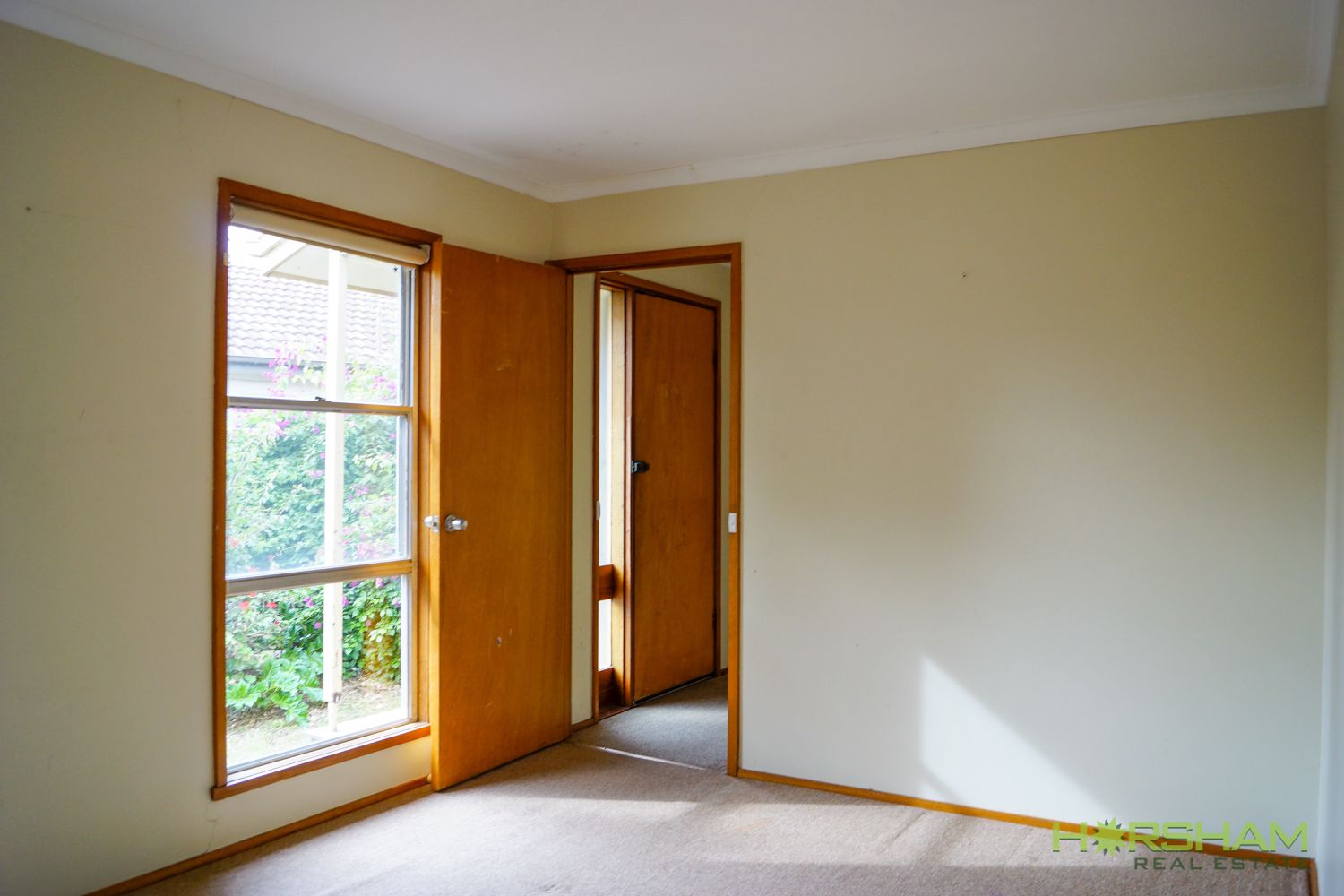 8 Shirley Street, Horsham