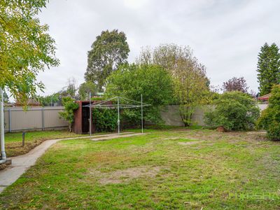 8 Shirley Street, Horsham