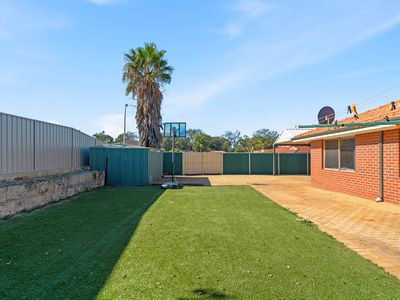 2 Stenton Gardens, Kinross