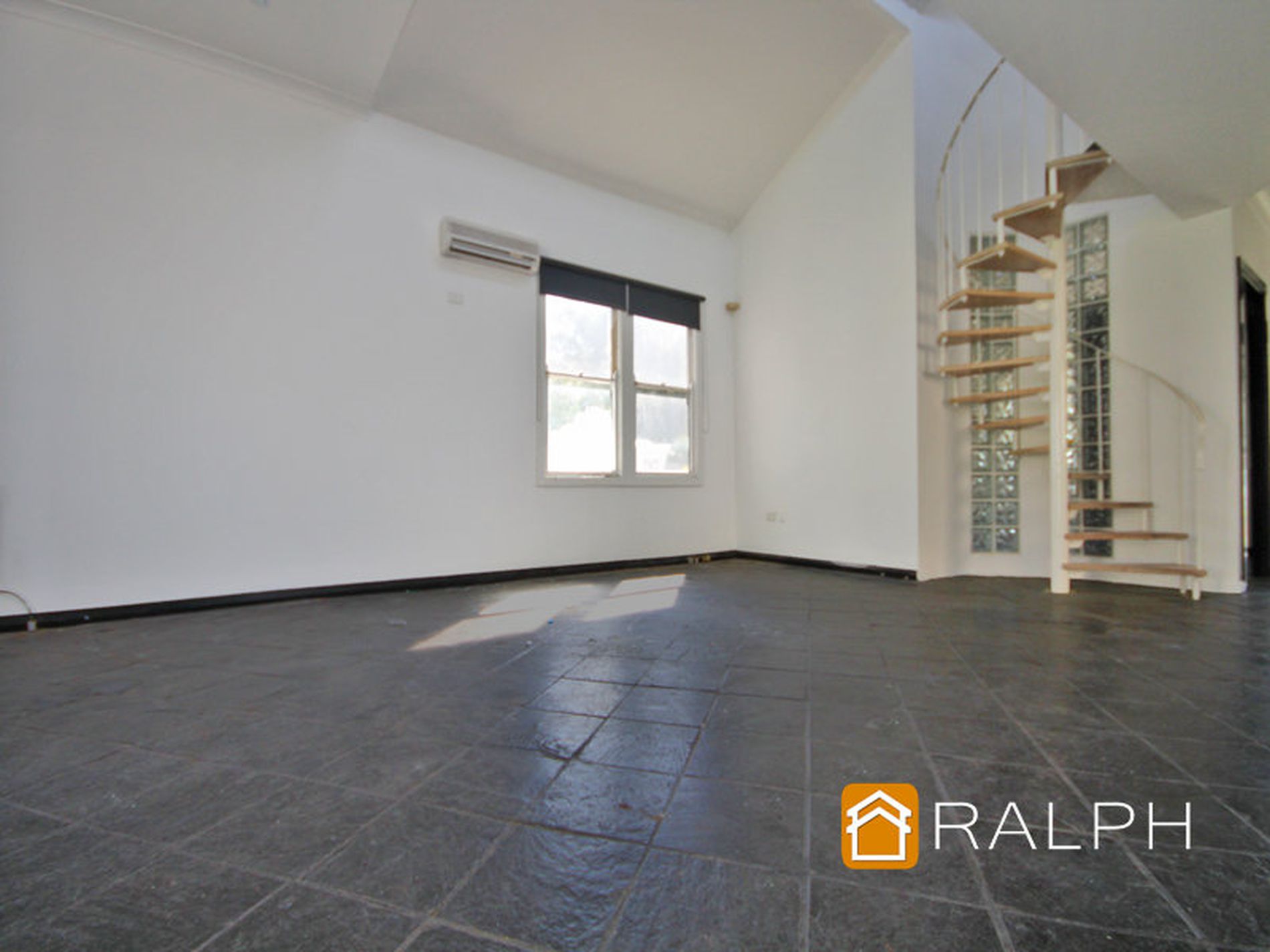 32 Canarys Road, Roselands