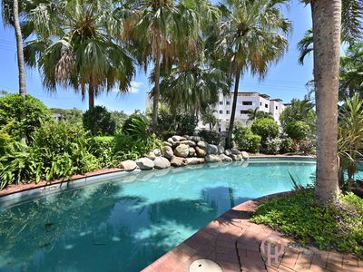 10 / 327 Lake Street, Cairns North