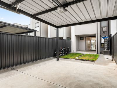 26 Graduation Parade, Taperoo