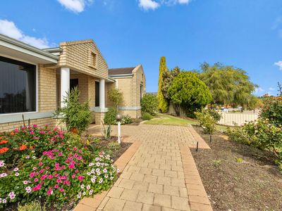 22 Burdett Retreat, Murdoch