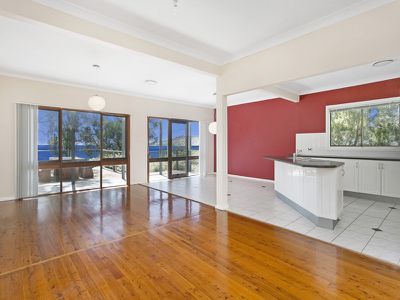 121 The Boulevarde, Oak Flats