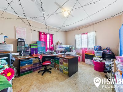 152 Main Street, Lowood