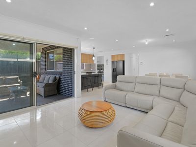8 Jensen Street, Riverstone