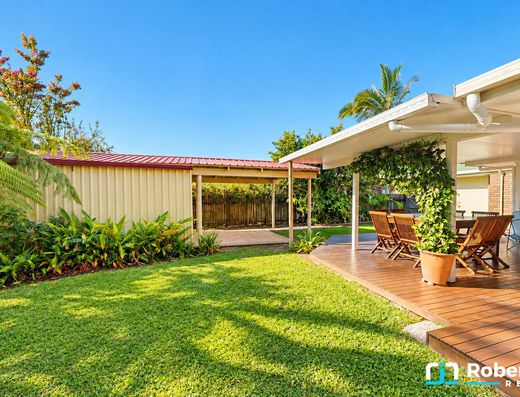 Spacious, Light-Filled Living in a Quiet Old Tewantin Cul-de-Sac image 22