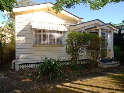 11 Carrington Road, Indooroopilly