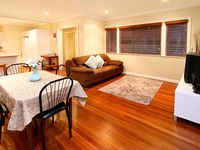 10 Embie Street, Holland Park West