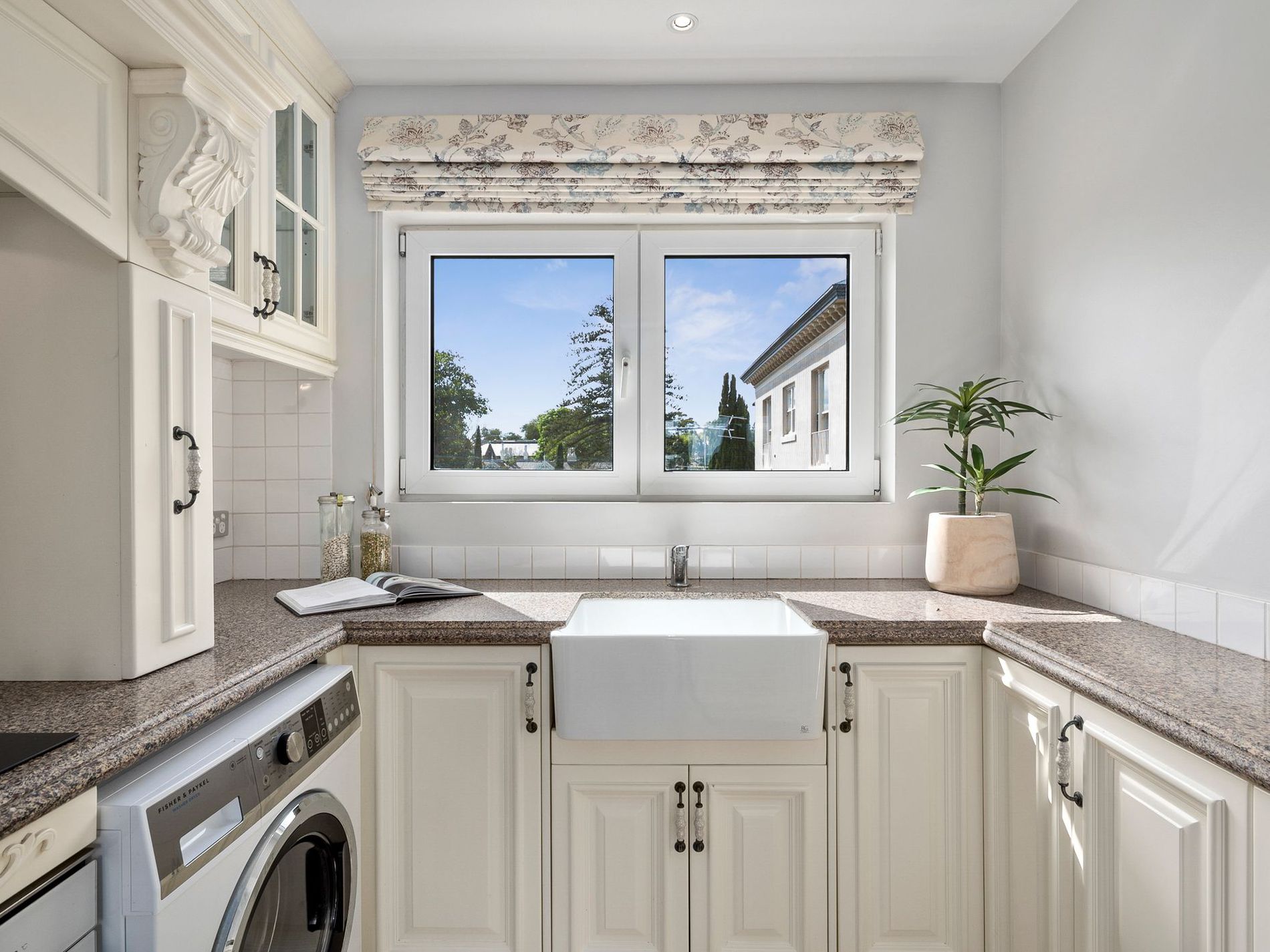 10 / 50 Eastern Beach Road, Geelong