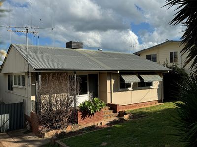 11 Kookaburra, Parkes
