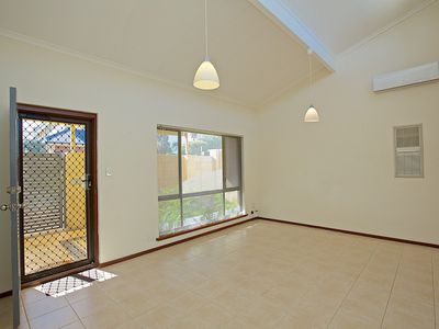 8/9-11 Hinderwell Street, Scarborough