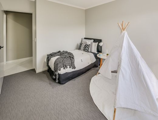 Prestige Home Living in Peregian Springs image 11