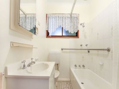 80 Bradman Avenue, Warilla