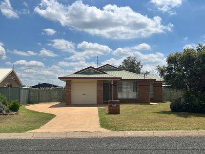 12 Shannon Court, Oakey