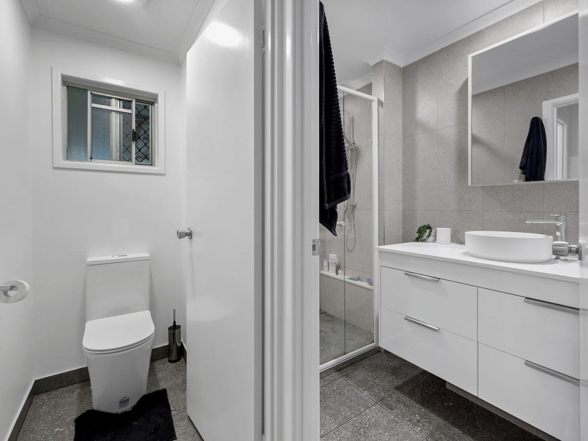 2 / 36 Loudon Street, Glenella