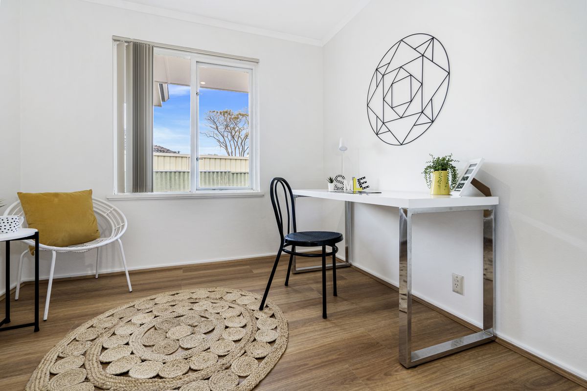 33 Riga Crescent, Willetton